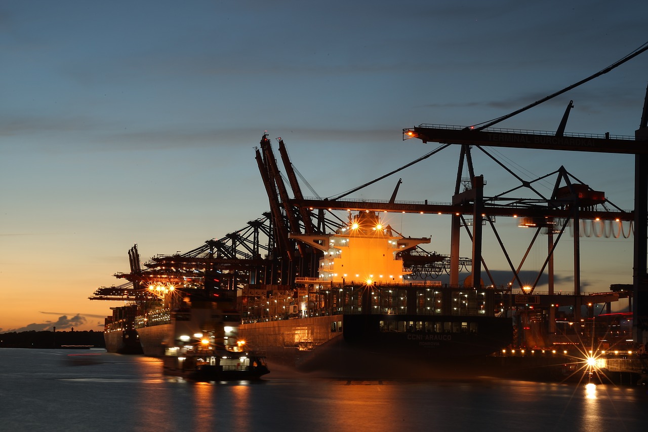 container ship-2103262_1280